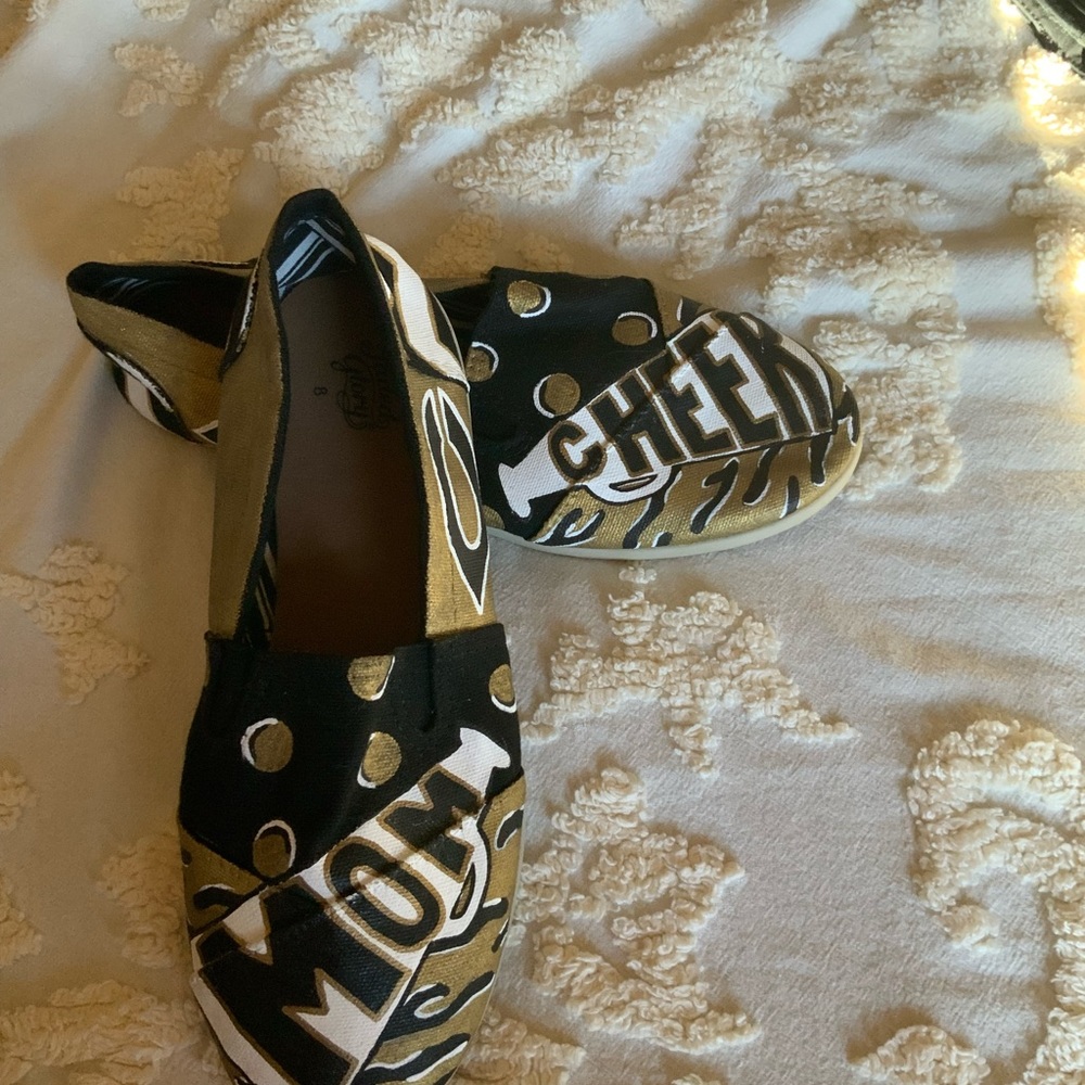 Soul mates size 7/8 (m) canvas hand painted cheer mom shoes